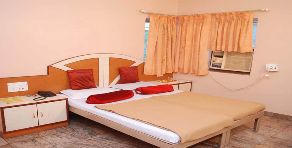 Hotel Sairaja Lodging, Satara 4